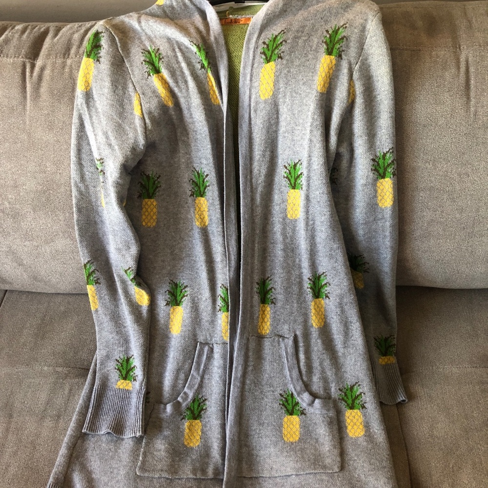 Pineapple sweater size M